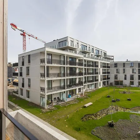 شقة Lecomte - Rose D'ivry-3 Bedroom W Free Parking Garage - Large Terrace - Quiet Area & Walking Distance From The Sea! 223