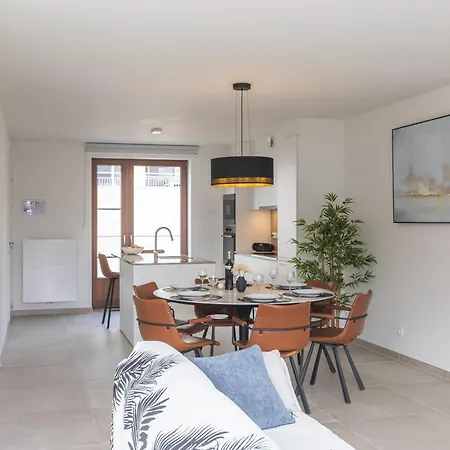 Lecomte - Rose D'ivry-3 Bedroom W Free Parking Garage - Large Terrace - Quiet Area & Walking Distance From The Sea! 223 * أوستيند