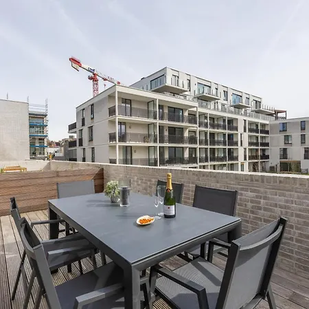 Lecomte - Rose D'ivry-3 Bedroom W Free Parking Garage - Large Terrace - Quiet Area & Walking Distance From The Sea! 223 شقة