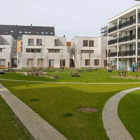 Lecomte - Rose D'ivry-3 Bedroom W Free Parking Garage - Large Terrace - Quiet Area & Walking Distance From The Sea! 223 Appartement Oostende