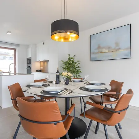 Lecomte - Rose D'ivry-3 Bedroom W Free Parking Garage - Large Terrace - Quiet Area & Walking Distance From The Sea! 223 Appartement