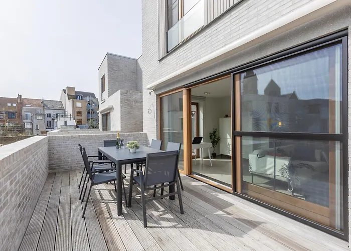 Lecomte - Rose D'ivry-3 Bedroom W Free Parking Garage - Large Terrace - Quiet Area & Walking Distance From The Sea! 223 Apartment