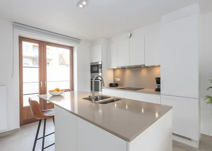 Appartement Lecomte - Rose D'ivry-3 Bedroom W Free Parking Garage - Large Terrace - Quiet Area & Walking Distance From The Sea! 223