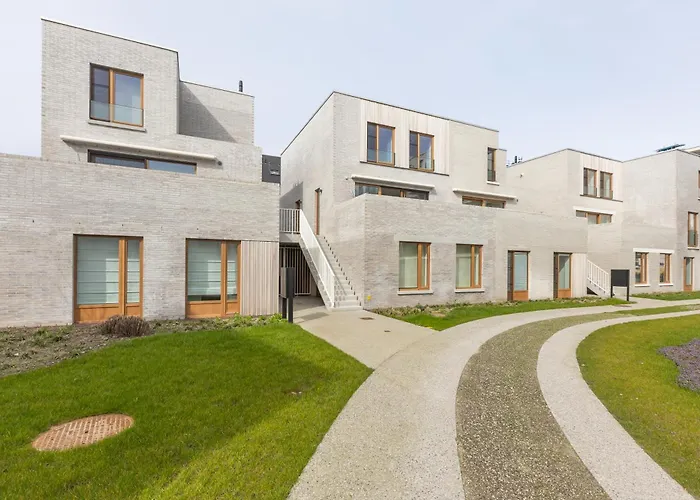 Lecomte - Rose D'ivry-3 Bedroom W Free Parking Garage - Large Terrace - Quiet Area & Walking Distance From The Sea! 223 Appartement *