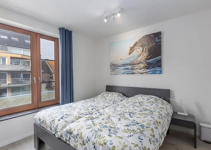 Lecomte - Rose D'ivry-3 Bedroom W Free Parking Garage - Large Terrace - Quiet Area & Walking Distance From The Sea! 223 Oostende