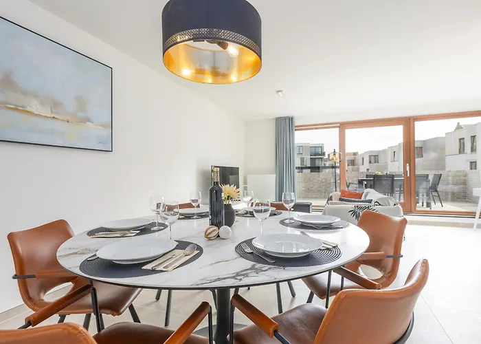 Appartement Lecomte - Rose D'ivry-3 Bedroom W Free Parking Garage - Large Terrace - Quiet Area & Walking Distance From The Sea! 223