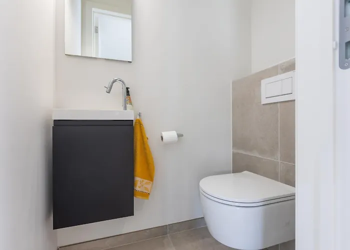 Lecomte - Rose D'ivry-3 Bedroom W Free Parking Garage - Large Terrace - Quiet Area & Walking Distance From The Sea! 223 *