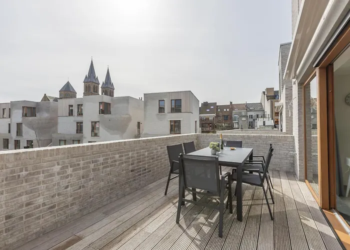 Lecomte - Rose D'ivry-3 Bedroom W Free Parking Garage - Large Terrace - Quiet Area & Walking Distance From The Sea! 223 Apartment *