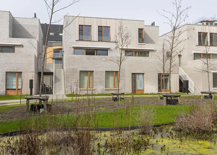 Lecomte - Rose D'ivry-3 Bedroom W Free Parking Garage - Large Terrace - Quiet Area & Walking Distance From The Sea! 223 Appartement Oostende